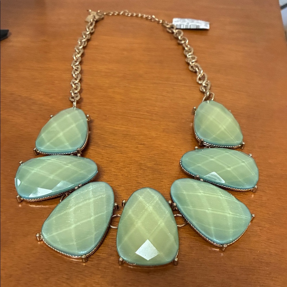 Elegant Gold and Green Statement Necklace